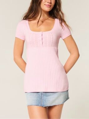 Hollister Henley knit babydoll top
Baby light pink
Size s